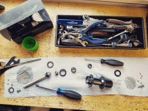 Shimano hub service